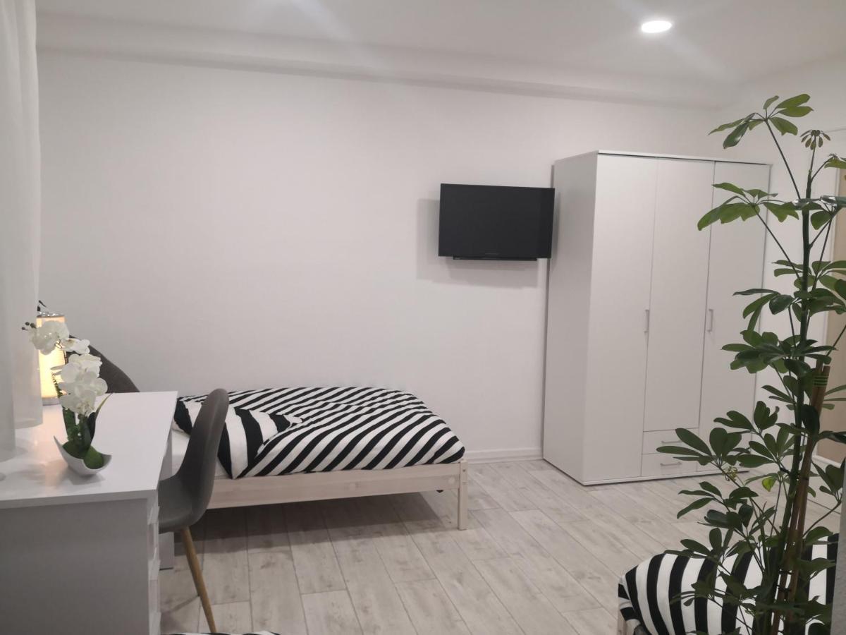 Schoene Und Optimal Gelegene Wohnung Weisskirchen Extérieur photo
